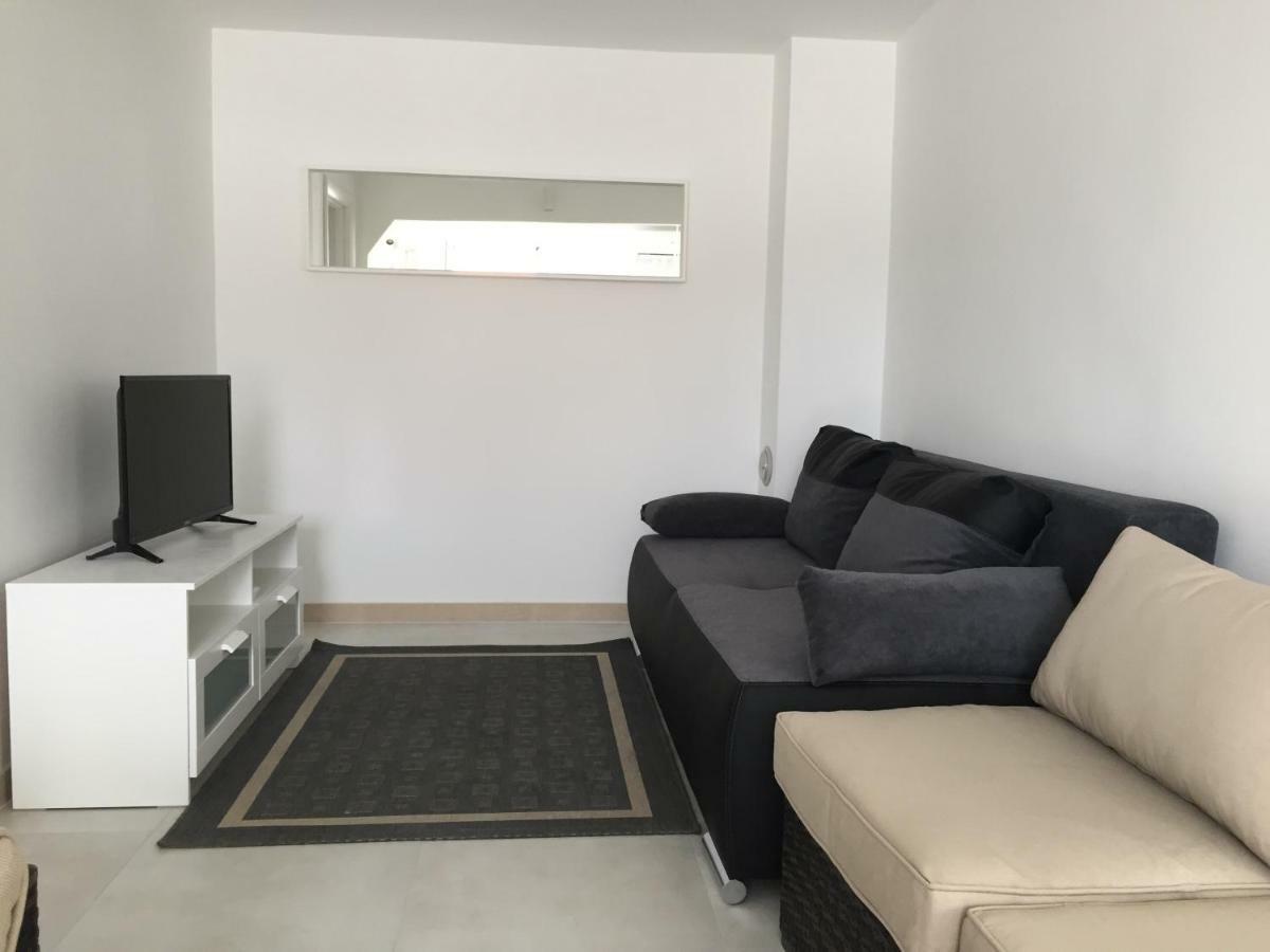 Fig Tree Apartment Povlja  Luaran gambar